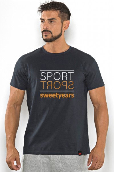 Acquista subito questa t-shirt Sweet Years da uomo in cotone girocollo tinta unita con stampa scritta sul petto.