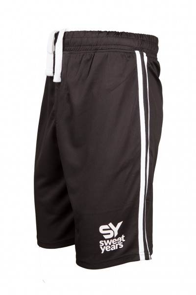 Pantaloncini da uomo in tessuto tecnico di colore nero con bande verticali e marchio in contrasto Sweet Years.